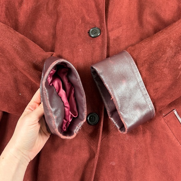 Red jacket - Picture 7 of 16